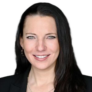 Annika Clutch-headshot